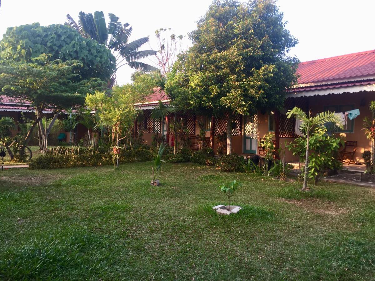 Soluna Guest House Пантай Ченанг Екстериор снимка
