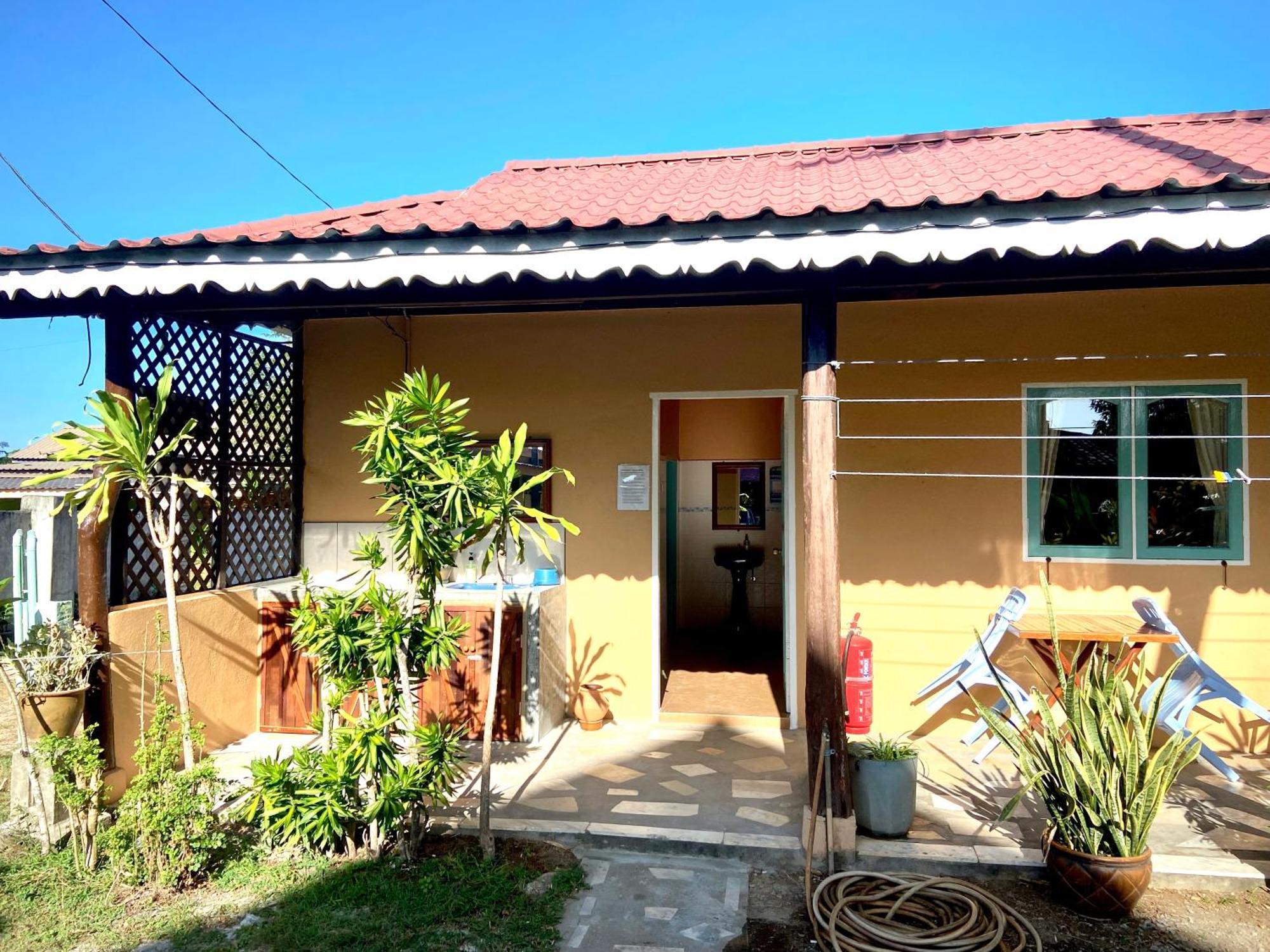 Soluna Guest House Пантай Ченанг Екстериор снимка