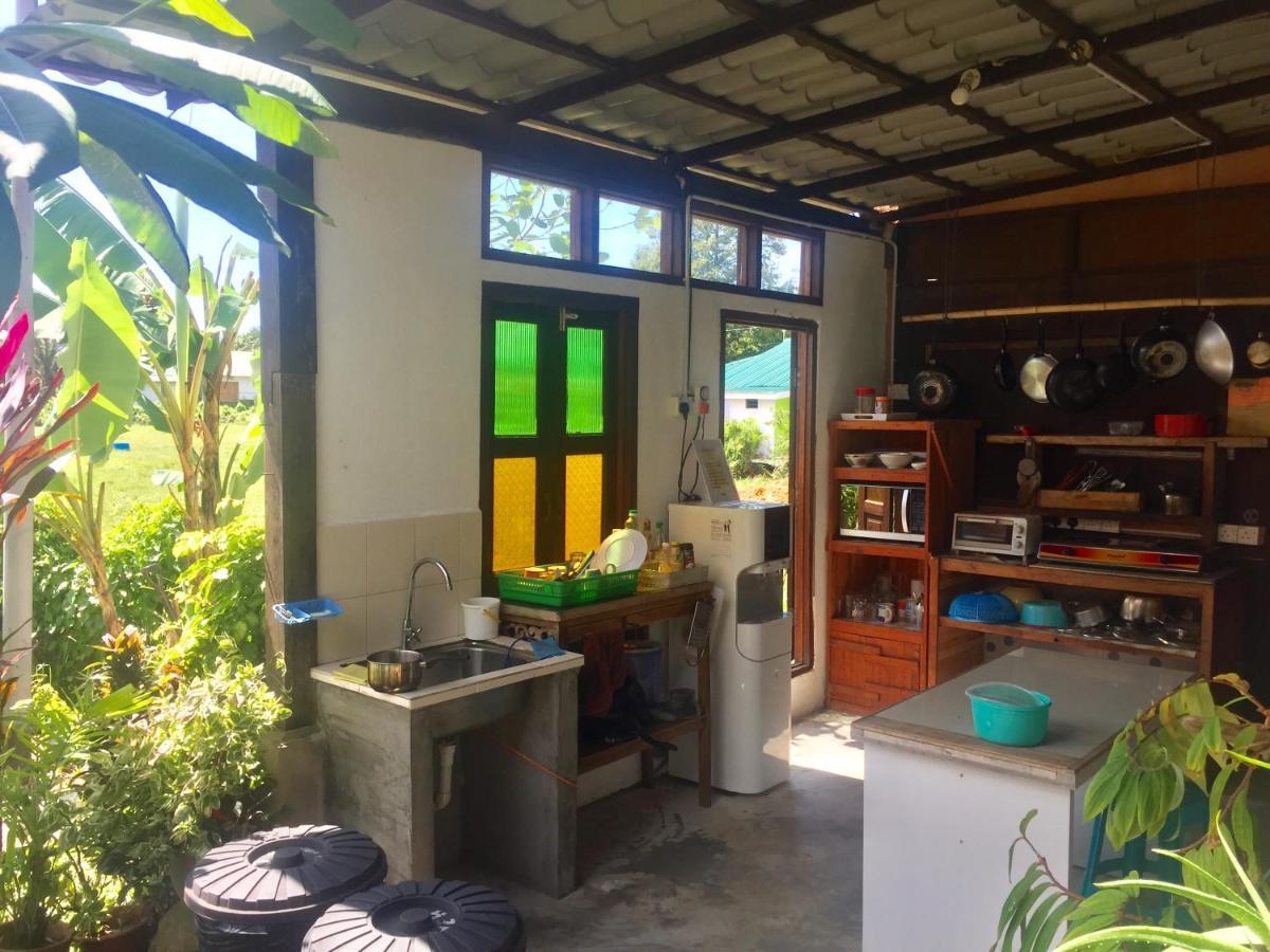 Soluna Guest House Пантай Ченанг Екстериор снимка