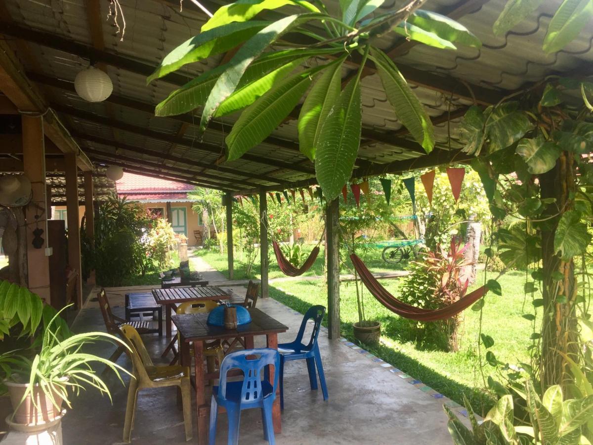 Soluna Guest House Пантай Ченанг Екстериор снимка