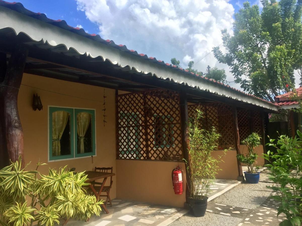 Soluna Guest House Пантай Ченанг Екстериор снимка